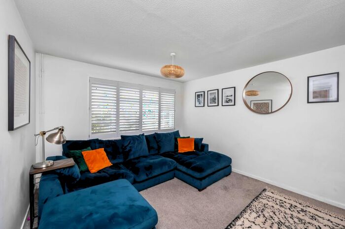 5 Bedroom Detached House For Sale In Darenth Way, Horley, RH6