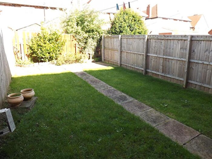 2 Bedroom Flat To Rent In Creighton Avenue, Kenton, Newcastle Upon Tyne., NE3