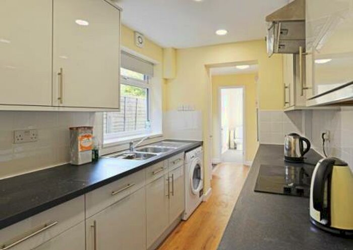 6 Bedroom Terraced House To Rent In Alton Road, Selly Oak, Birmingham, B29