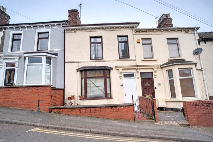 3 Bedroom Terraced House For Sale In Western Street, Old Town, Swindon, Wiltshire, SN1