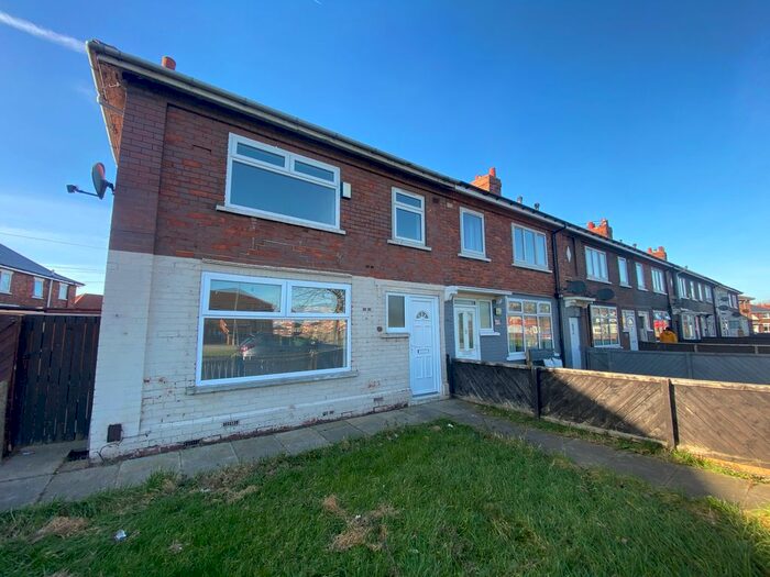 3 Bedroom End Of Terrace House To Rent In Cranfield Avenue, Middlesbrough, TS3
