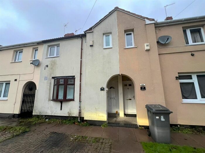 3 Bedroom Semi-Detached House To Rent In Myatt Close, Wolverhampton, West Midlands, WV2