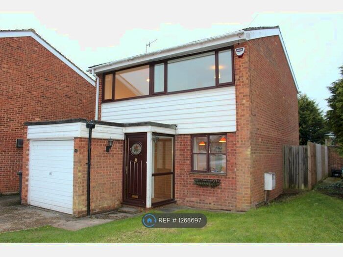 3 Bedroom Detached House To Rent In Birch Road, Godalming GU7