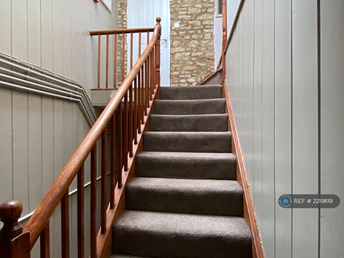 1 Bedroom Flat To Rent In High Street, Chipping Norton, OX7