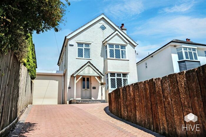 3 Bedroom Detached House For Sale In Magna Road, Bearwood, BH11