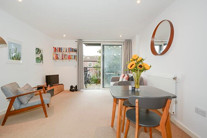 1 Bedroom Apartment For Sale In Marine Wharf, Canada Water, SE16