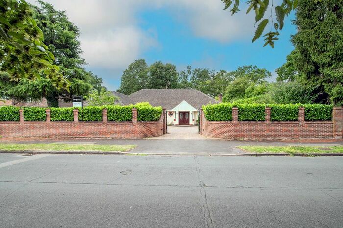 4 Bedroom Bungalow To Rent In High Beeches, Gerrards Cross, SL9