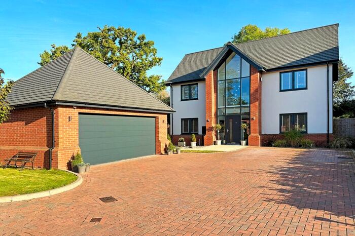 4 Bedroom Detached House For Sale In Kingswood Green, Lapworth, B94