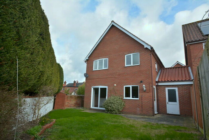 3 Bedroom Link Detached House To Rent In Constable Court, Harleston, IP20