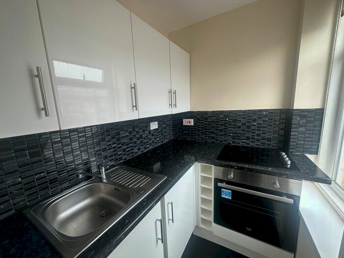 Studio To Rent In Bloomfield Road, Blackpool, FY1