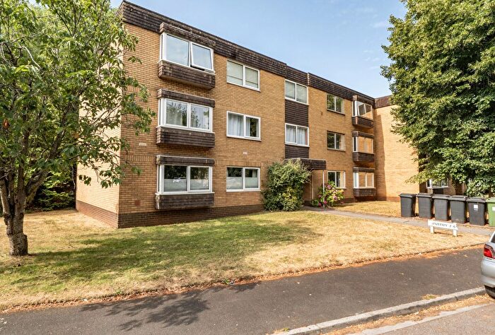 2 Bedroom Flat For Sale In Ashton, Harford Drive, Frenchay, Bristol, BS16