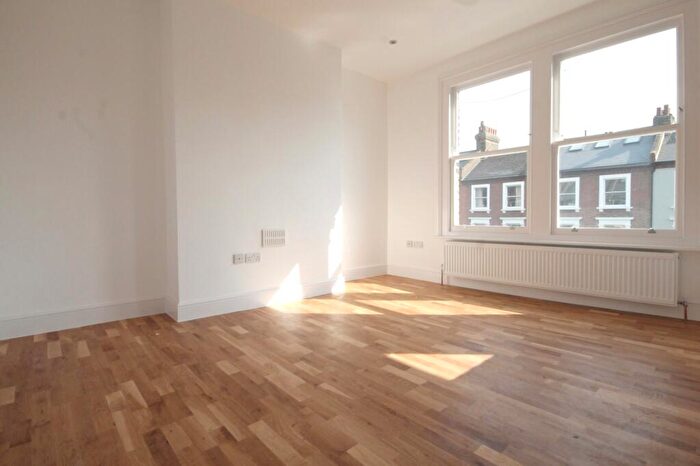 3 Bedroom Flat To Rent In Raveley Street, Kentish Town, NW5
