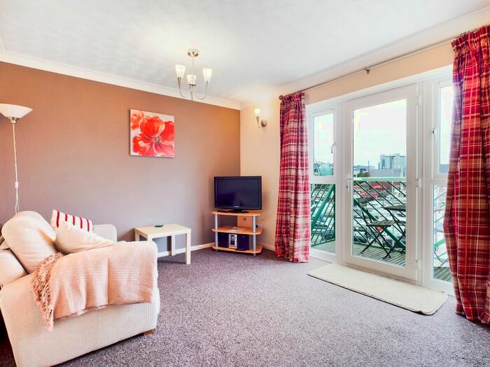 1 Bedroom Flat To Rent In Fitzroy House, Trawler Road, Marina, Swansea, SA1