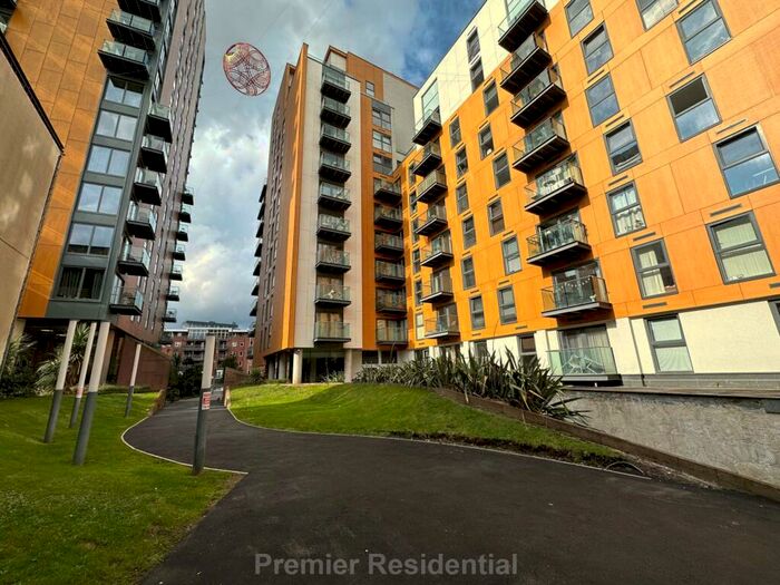 1 Bedroom Apartment To Rent In Skyline Central, M4