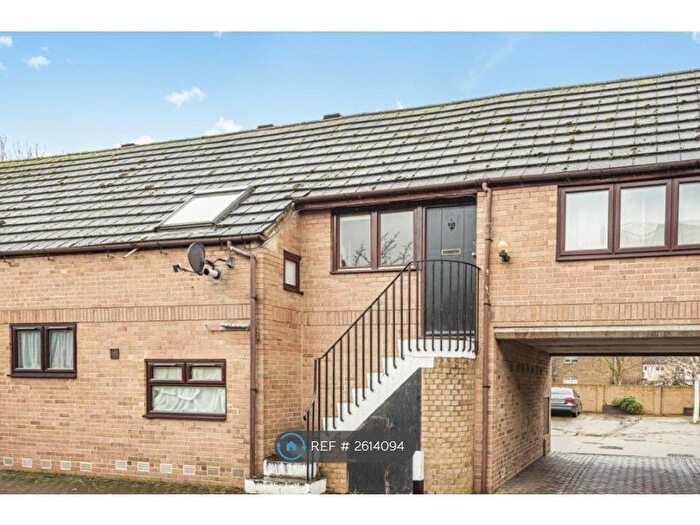 Studio To Rent In Capstan Way, London, SE16