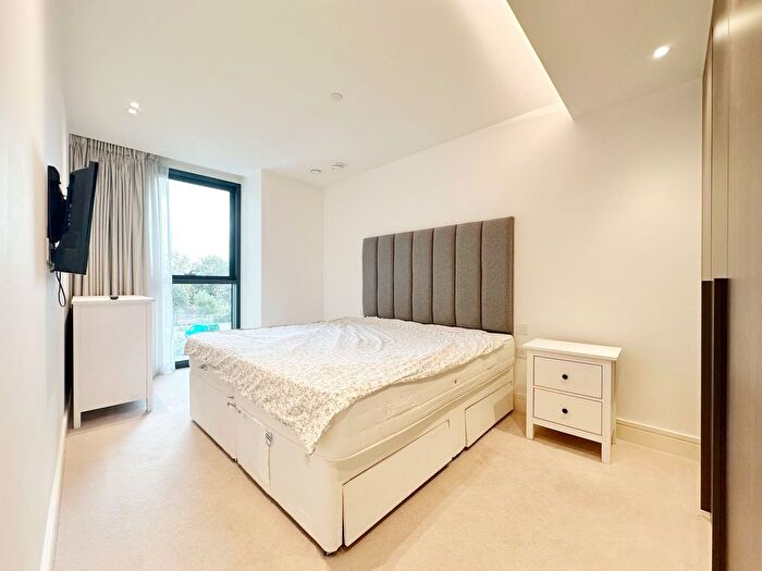 1 Bedroom Flat For Sale In Lighterman Towers, Chelsea Island, SW10