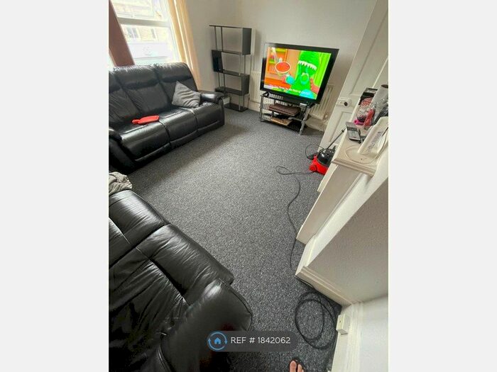 1 Bedroom Flat To Rent In Canterbury Street, Gillingham, ME7