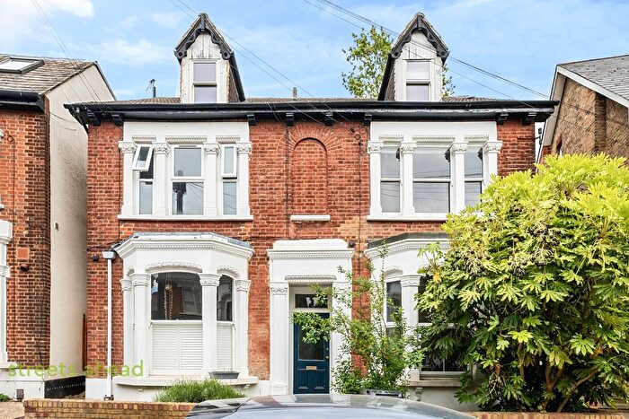 1 Bedroom Flat For Sale In High View Road, London, SE19