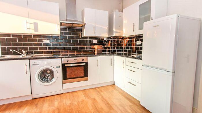 3 Bedroom Flat To Rent In Churchfield Avenue, Finchley, N12