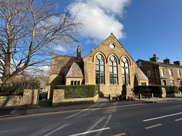 2 Bedroom Apartment To Rent In Main Street, BD15