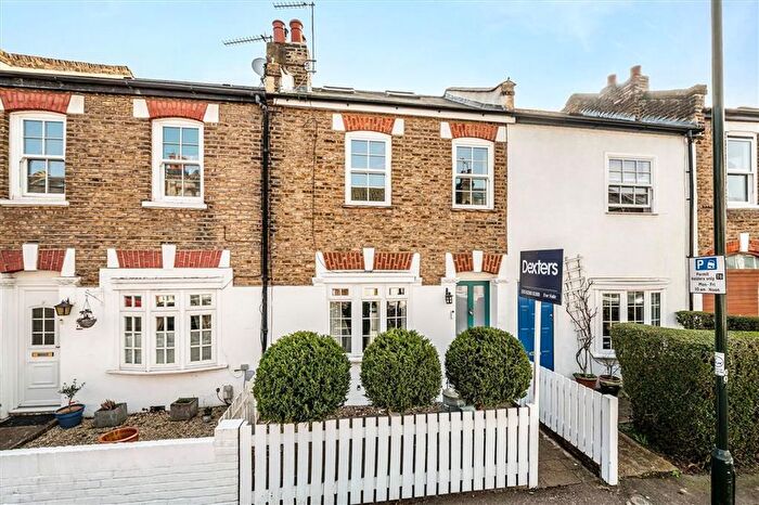 3 Bedroom Property For Sale In York Road, Teddington, TW11