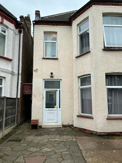 1 Bedroom Property To Rent In Kenton Avenue, Harrow, HA1