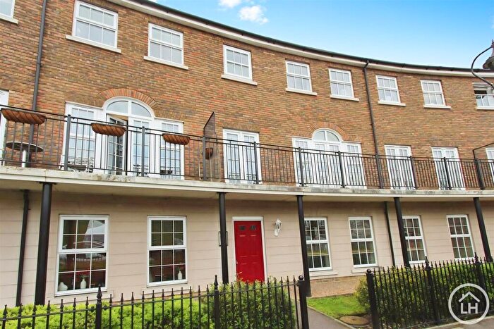 2 Bedroom Flat For Sale In Palladian Circus, Greenhithe, DA9