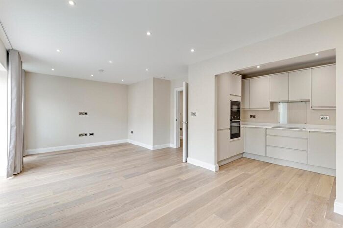 2 Bedroom Apartment To Rent In Purley Avenue, Cricklewood, NW2