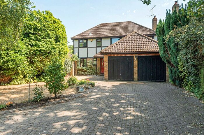 4 Bedroom Detached House For Sale In Fernbank, Finchampstead, Wokingham, RG40