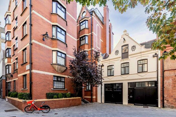 2 Bedroom Flat To Rent In Bourdon Street, London, W1K