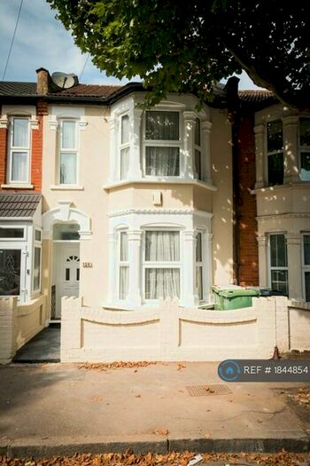 4 Bedroom Terraced House To Rent In Rosebery Avenue, London, E12