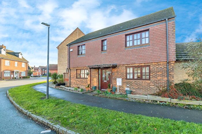 4 Bedroom Detached House For Sale In Goldhawk Road, Monkston Park, Milton Keynes, MK10