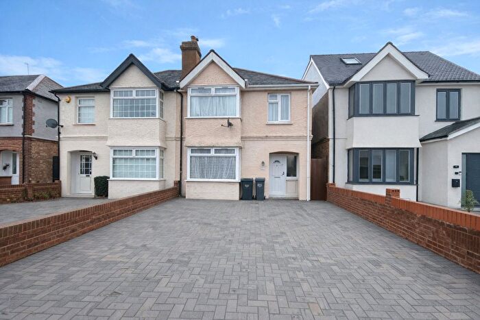 3 Bedroom Semi Detached House For Sale In Harlington Road West, Feltham, Greater London, TW14