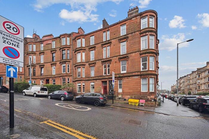 2 Bedroom Flat To Rent In Oban Drive, Flat -, North Kelvinside, Glasgow, G20
