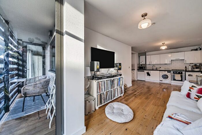 2 Bedroom Flat For Sale In Deptford High Street, London, SE8