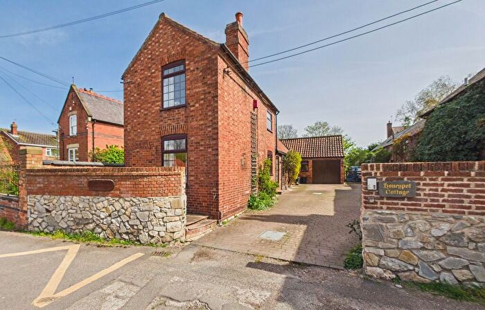 3 Bedroom Cottage For Sale In School Green, East Leake, LE12