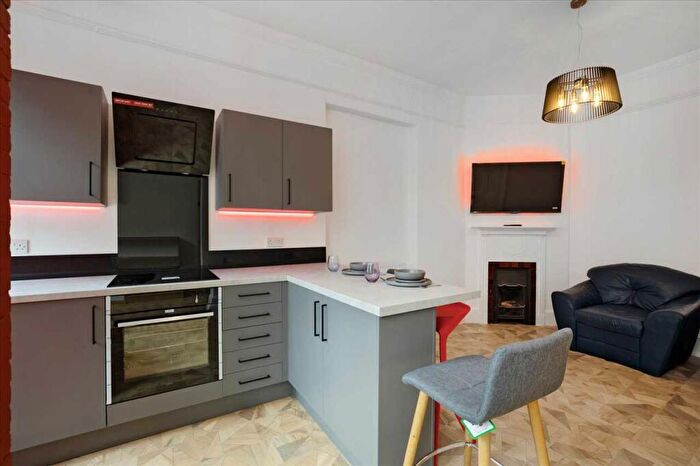 4 Bedroom Terraced House To Rent In North Road East, Plymouth, PL4