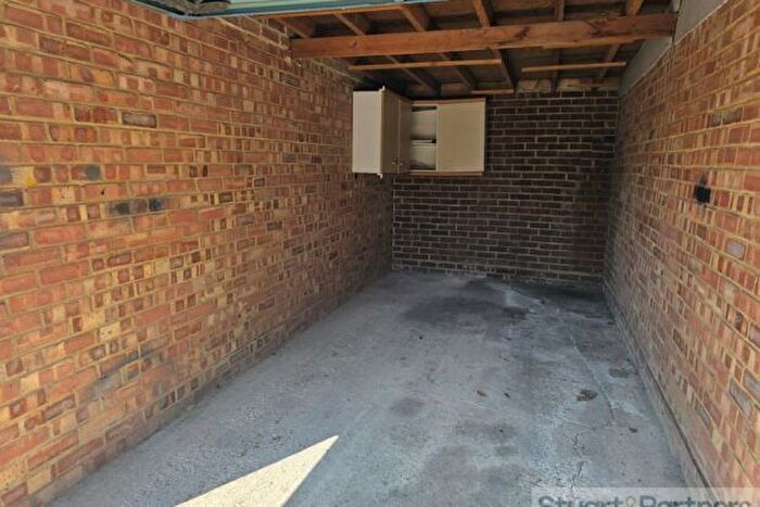 1 Bedroom Flat To Rent In Silverdale Road, Burgess Hill, RH15