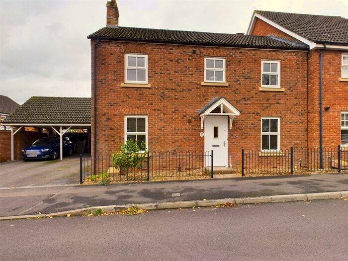 3 Bedroom Semi-Detached House To Rent In Bilberry Gardens, Mortimer, Reading, Berkshire, RG7