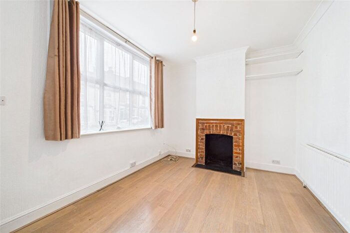 1 Bedroom Flat To Rent In Hart Street, Reading, Berkshire, RG1