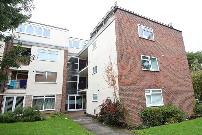 2 Bedroom Flat To Rent In Dunraven Drive, Enfield, EN2