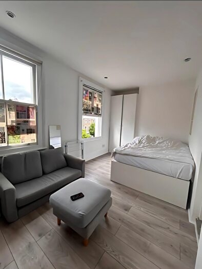 Studio To Rent In Tollington Road, London, N7
