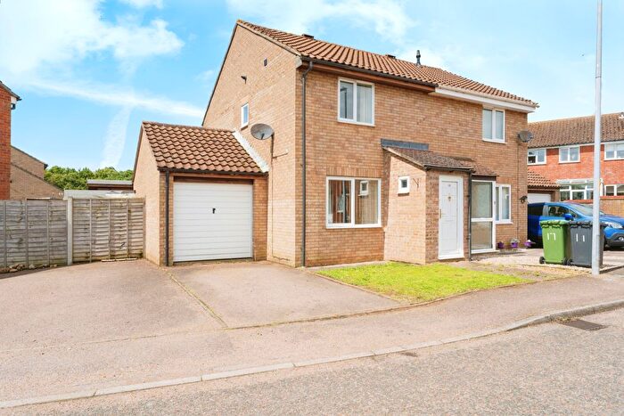 3 Bedroom Semi-Detached House For Sale In Eckersley Drive, Fakenham, Norfolk, NR21