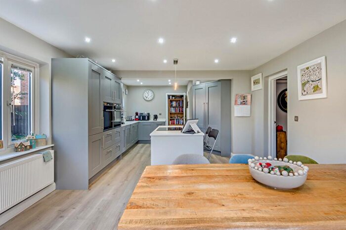 4 Bedroom Detached House For Sale In Ash Place, Stamford, PE9