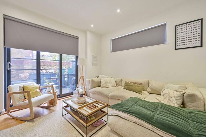 3 Bedroom Detached House For Sale In Havana Road, Earlsfield, London, SW19