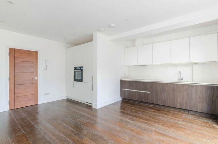 1 Bedroom Flat To Rent In Acton Lane, Chiswick, London, W4