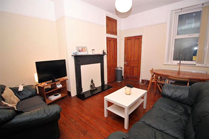 2 Bedroom Flat To Rent In Dinsdale Road, Sandyford, Newcastle Upon Tyne, NE2