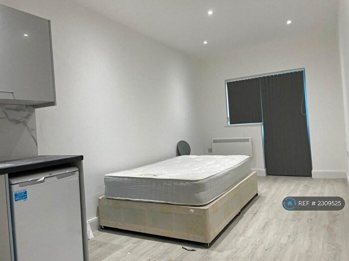 Studio To Rent In Wakemanshill Avenue, Collindale, NW9