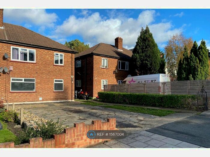 2 Bedroom Flat To Rent In Sydenham, London, SE6