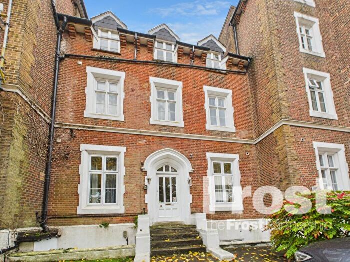 1 Bedroom Apartment To Rent In Upton Park, Slough, Berkshire, SL1